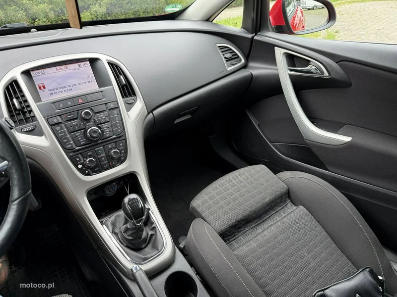 Opel Astra GTC 23