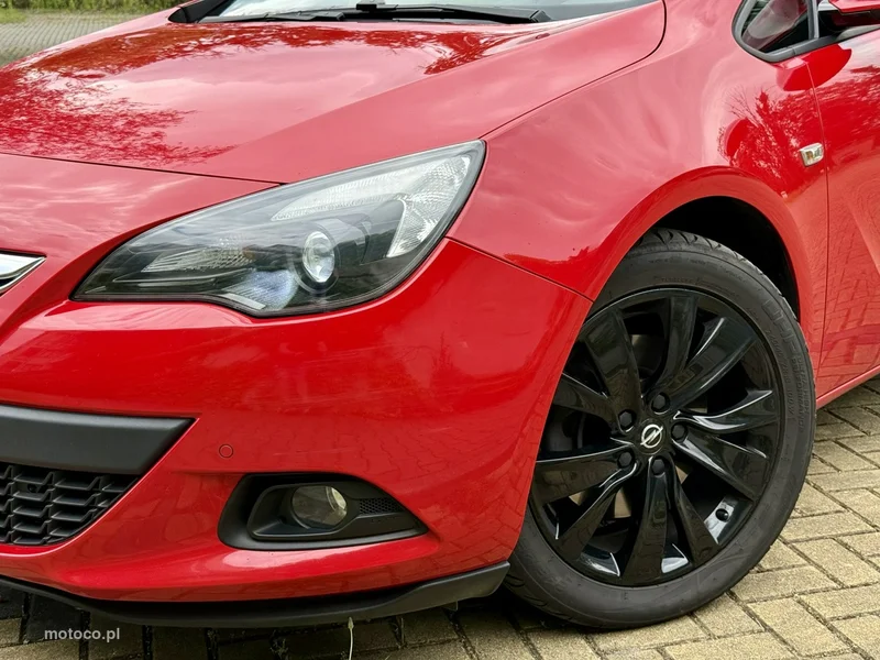 Opel Astra GTC 24