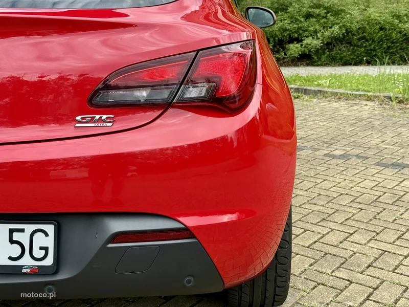 Opel Astra GTC 26