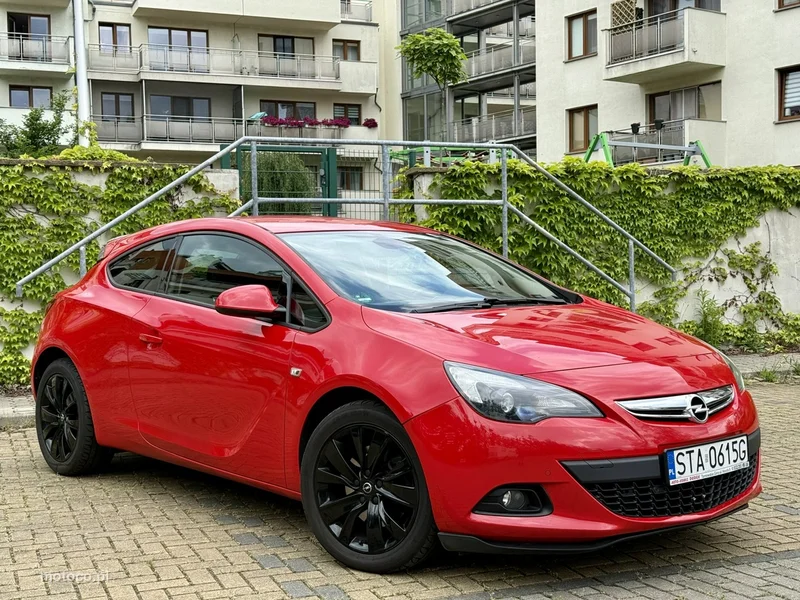 Opel Astra GTC 4