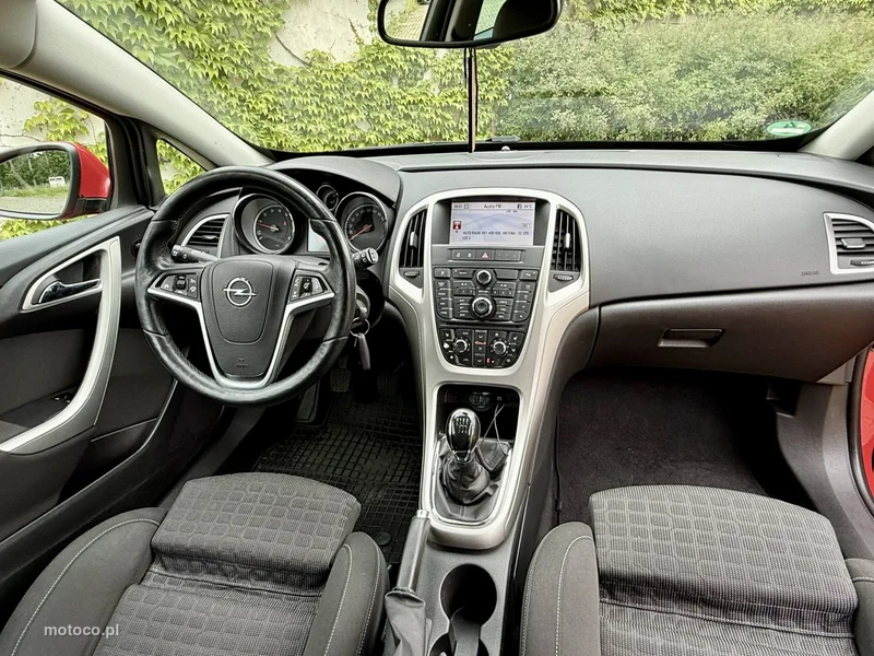 Opel Astra GTC 6