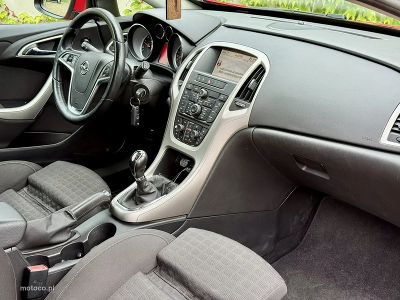 Opel Astra GTC 7