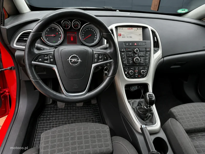 Opel Astra GTC 15