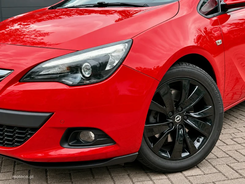 Opel Astra GTC 23