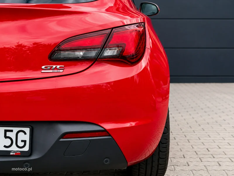 Opel Astra GTC 24