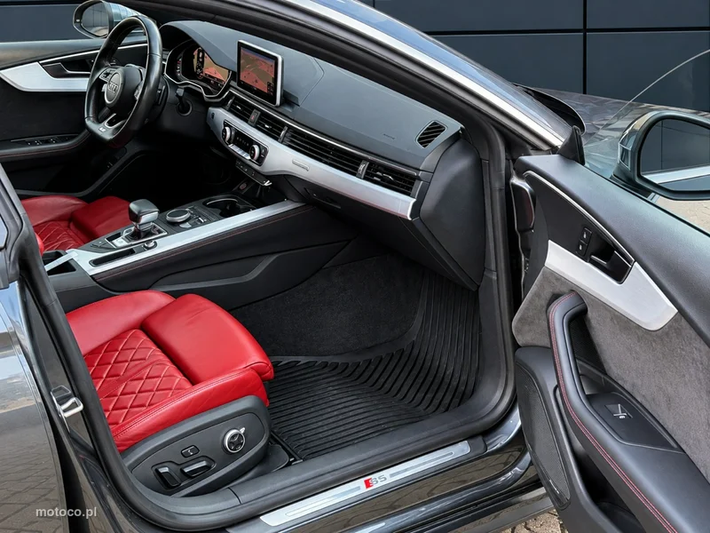 Audi S5 F5 7