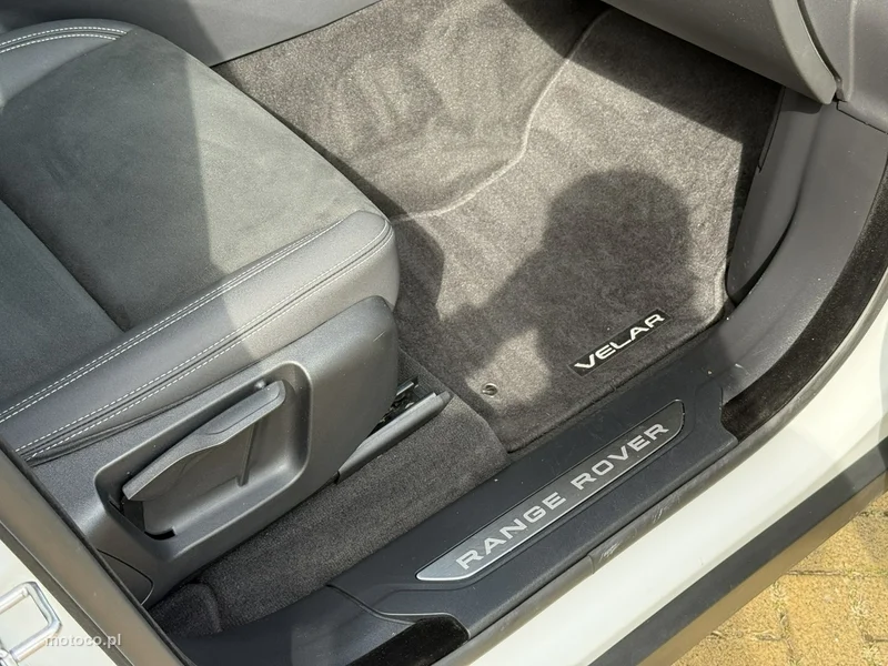 Land Rover Range Rover Velar 21