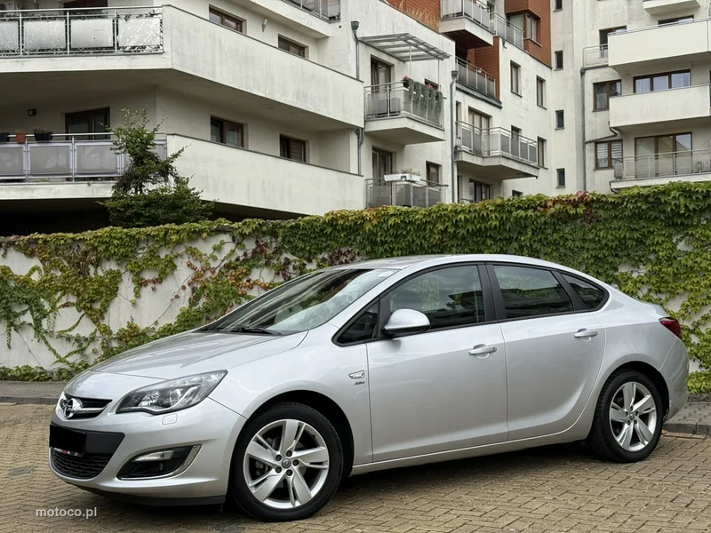 Opel Astra J 2