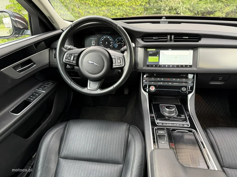 Jaguar XF 18