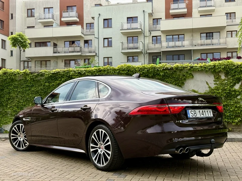 Jaguar XF 3