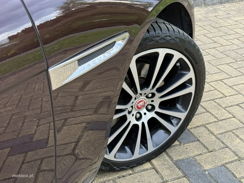 Jaguar XF 30