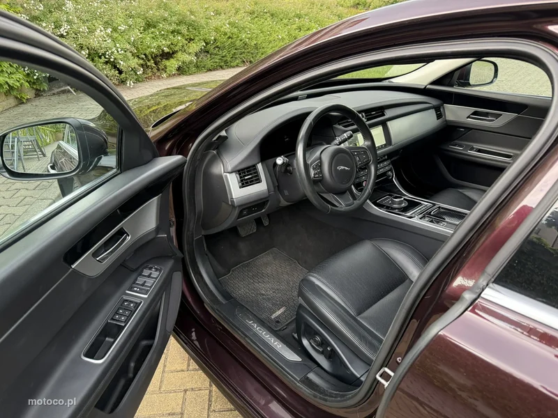 Jaguar XF 5