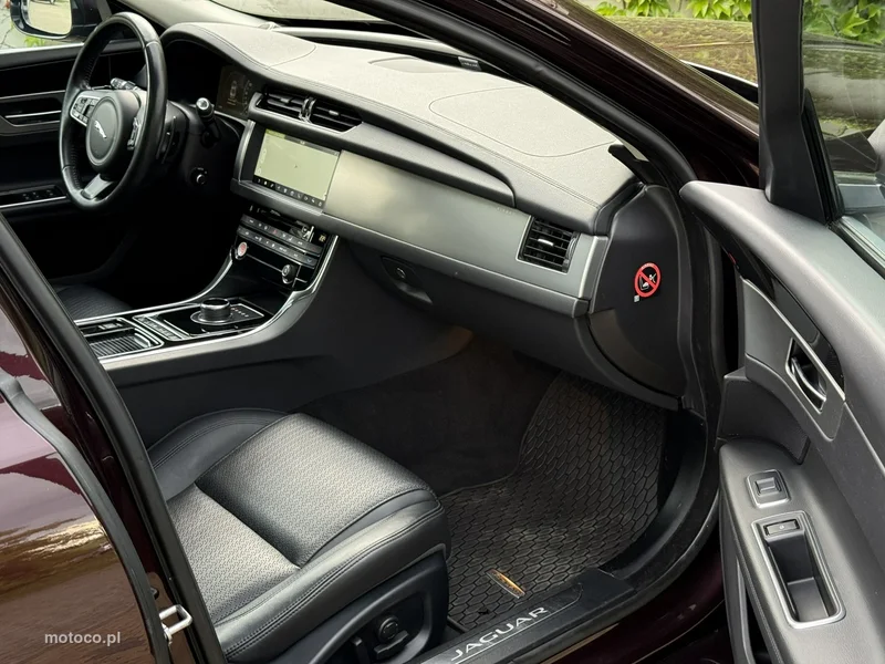 Jaguar XF 7