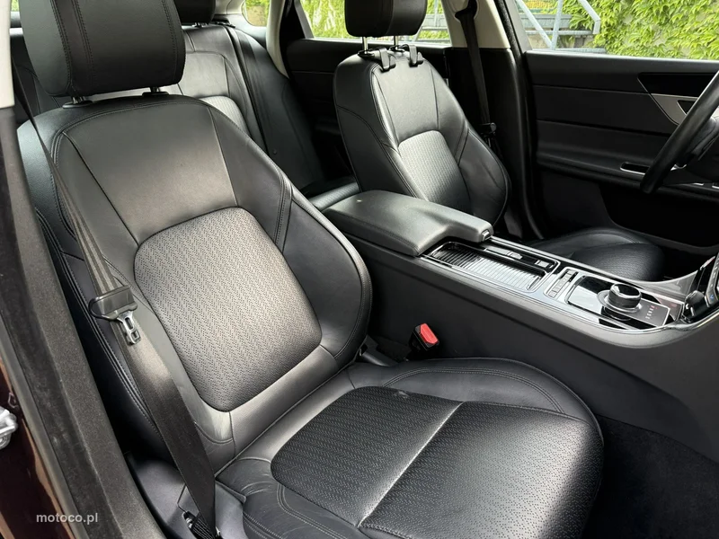 Jaguar XF 9