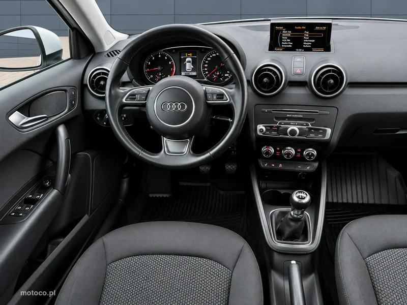 Audi A1 8X 15