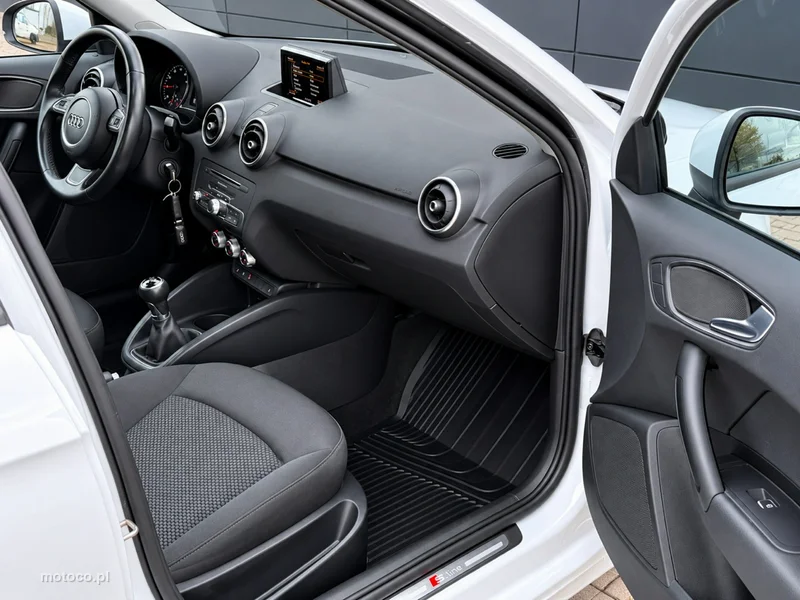 Audi A1 8X 7