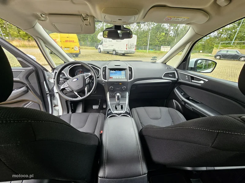 Ford S-Max II 11