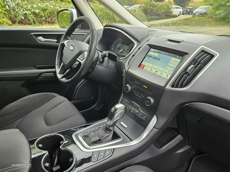 Ford S-Max II 16
