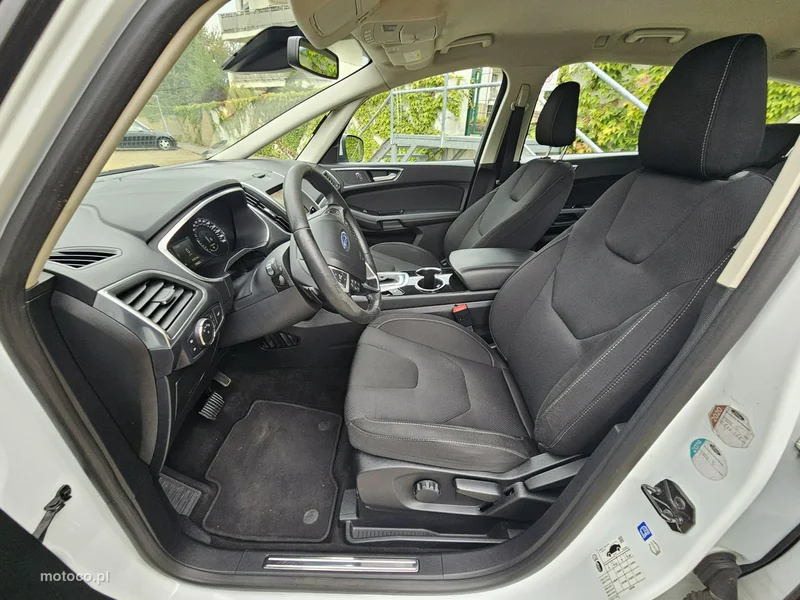 Ford S-Max II 9