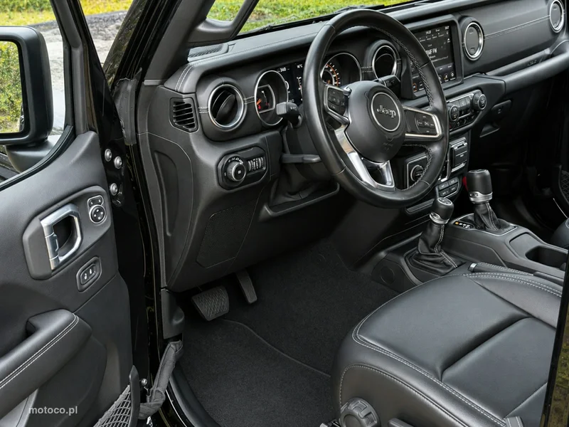 Jeep Wrangler 5