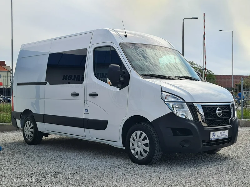 Nissan Interstar 7