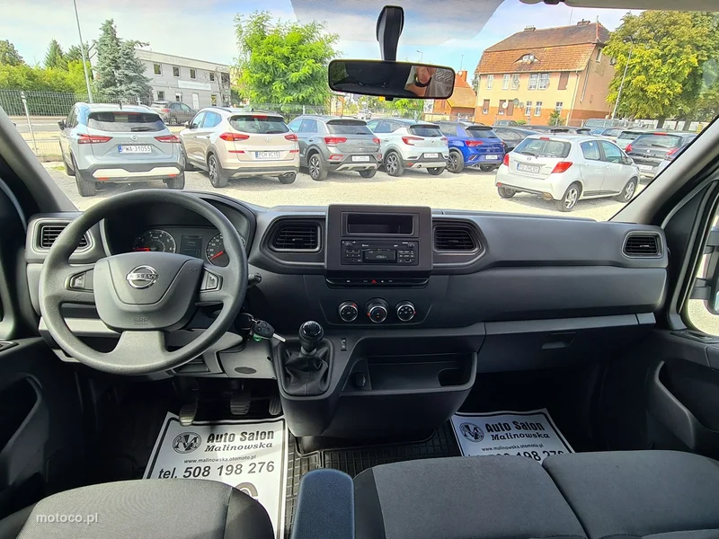Nissan Interstar 9