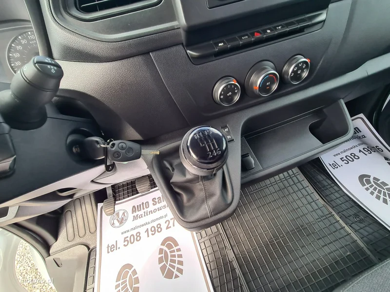 Nissan Interstar 11