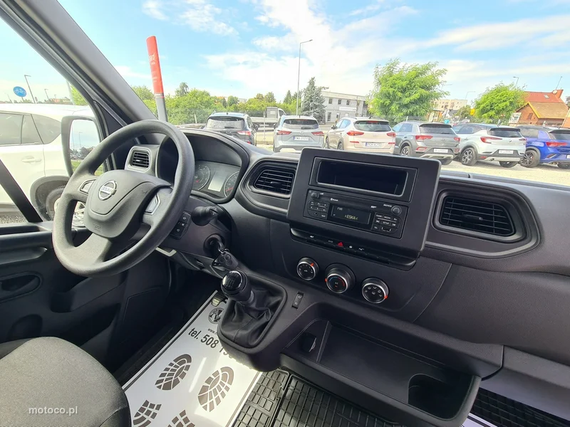 Nissan Interstar 16