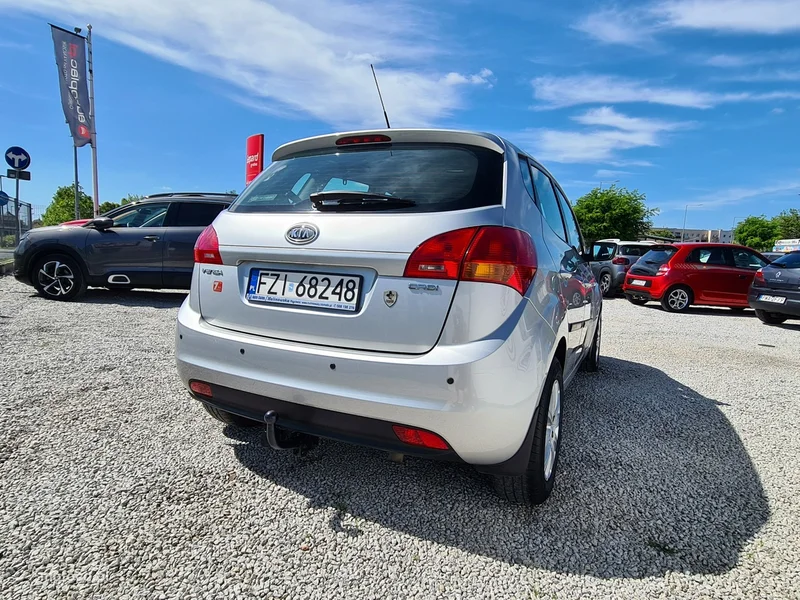 Kia Venga 10