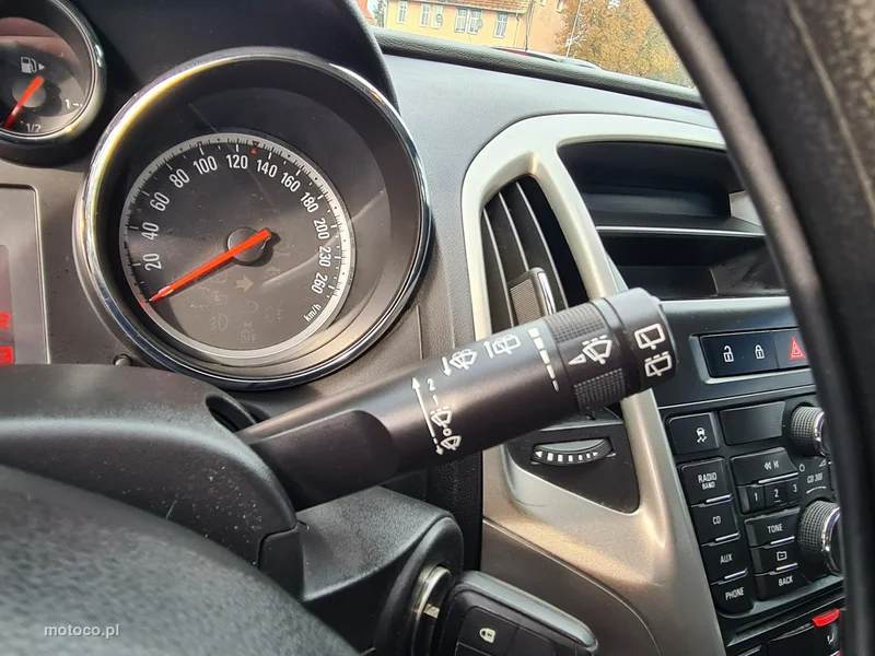 Opel Astra J 16