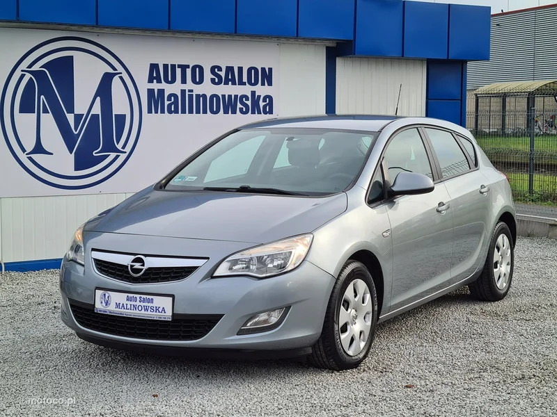 Opel Astra J 7