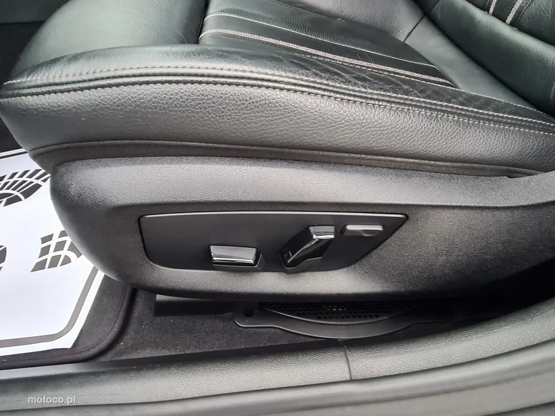 BMW Seria 5 G30 530 28