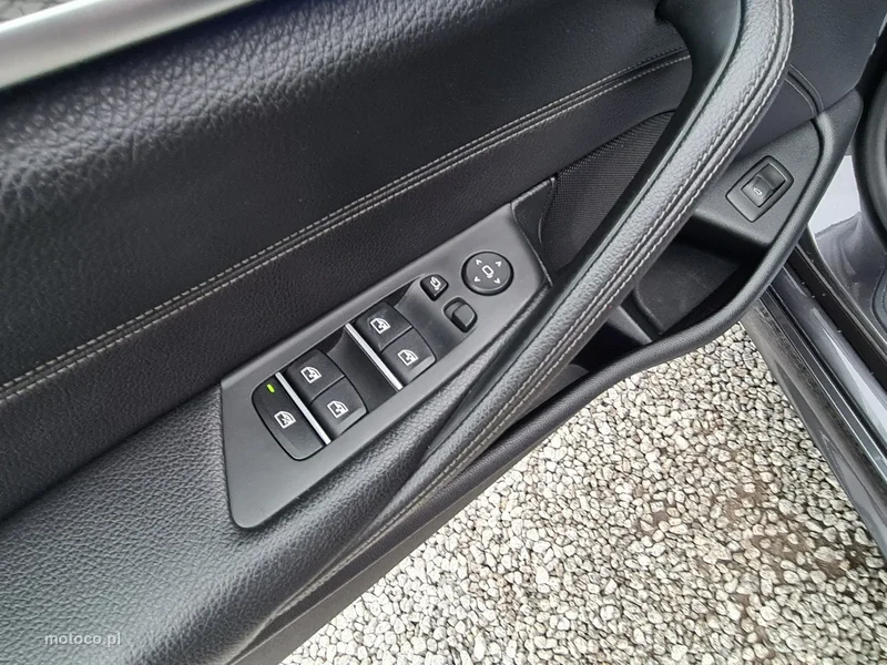 BMW Seria 5 G30 530 39