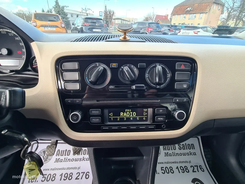 Volkswagen up! 12