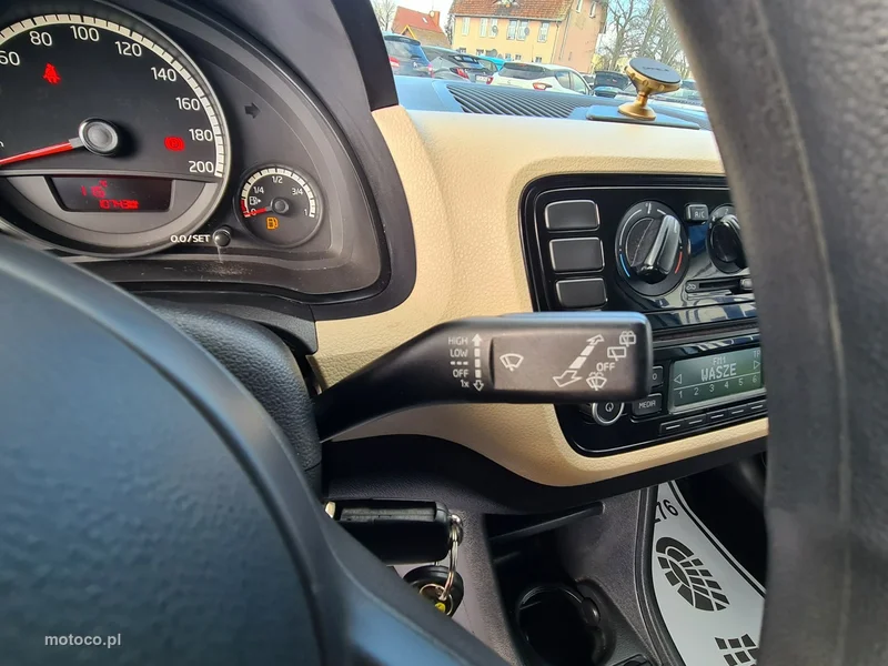 Volkswagen up! 16