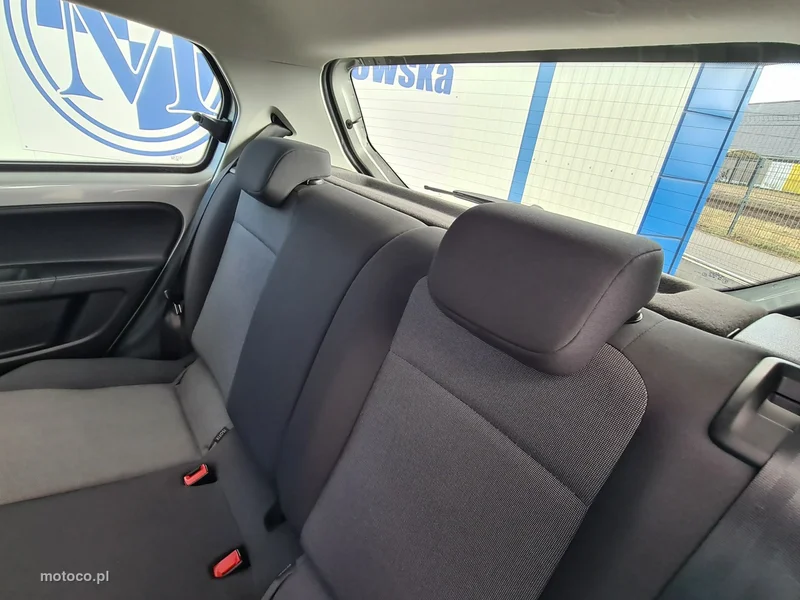 Volkswagen up! 19