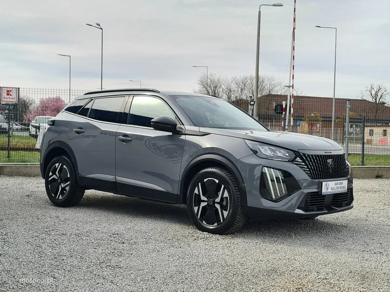 Peugeot 2008 8