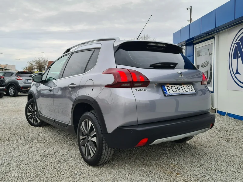 Peugeot 2008 4