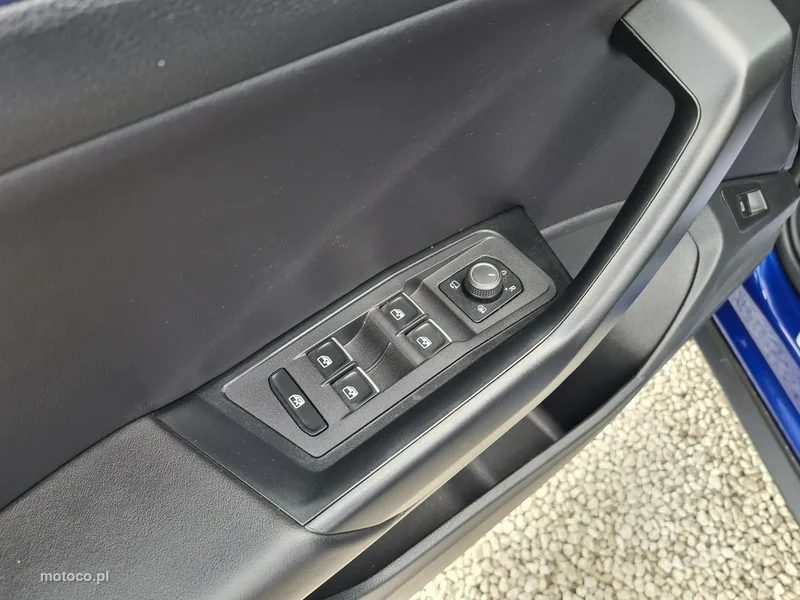 Volkswagen T-Roc A1 32