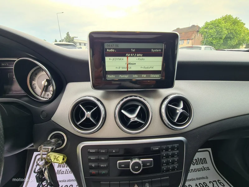 Mercedes-Benz GLA X156 GLA 200 12