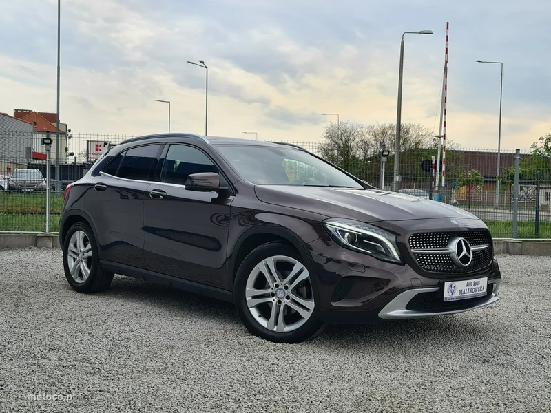 Mercedes-Benz GLA X156 GLA 200 3