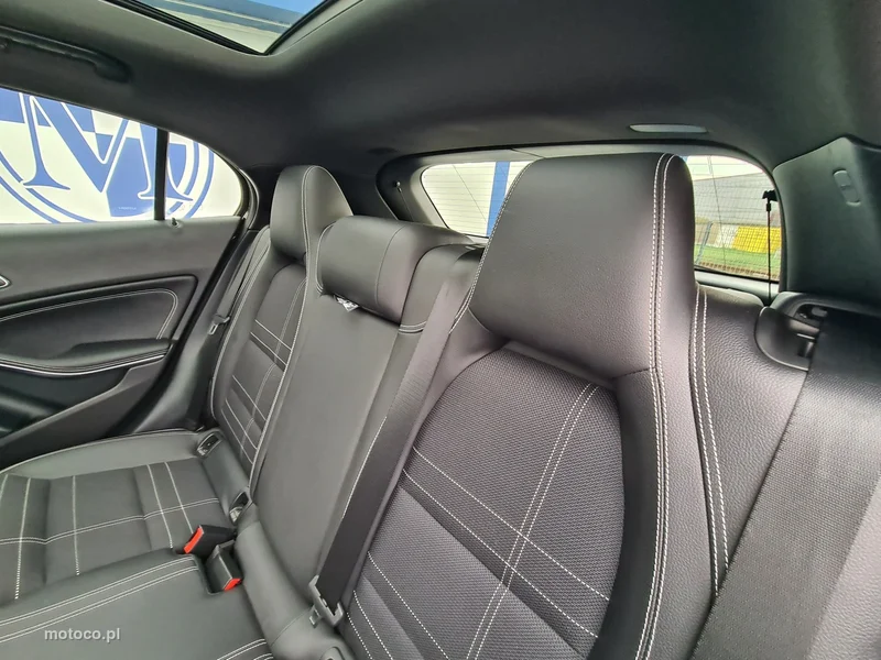 Mercedes-Benz GLA X156 GLA 200 24