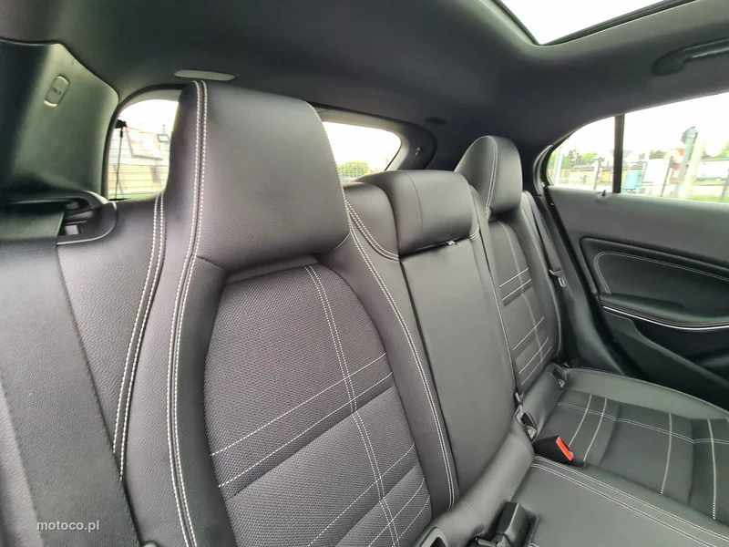 Mercedes-Benz GLA X156 GLA 200 27