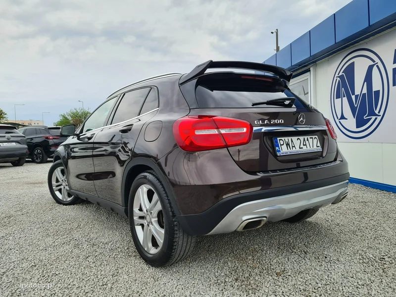 Mercedes-Benz GLA X156 GLA 200 4