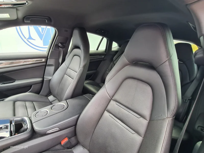 Porsche Panamera 971 33