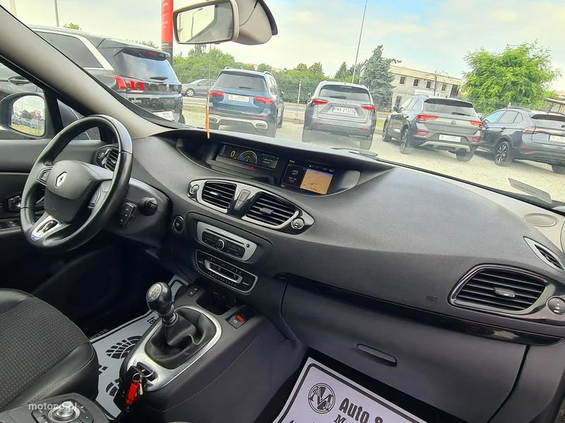 Renault Grand Scenic II 31