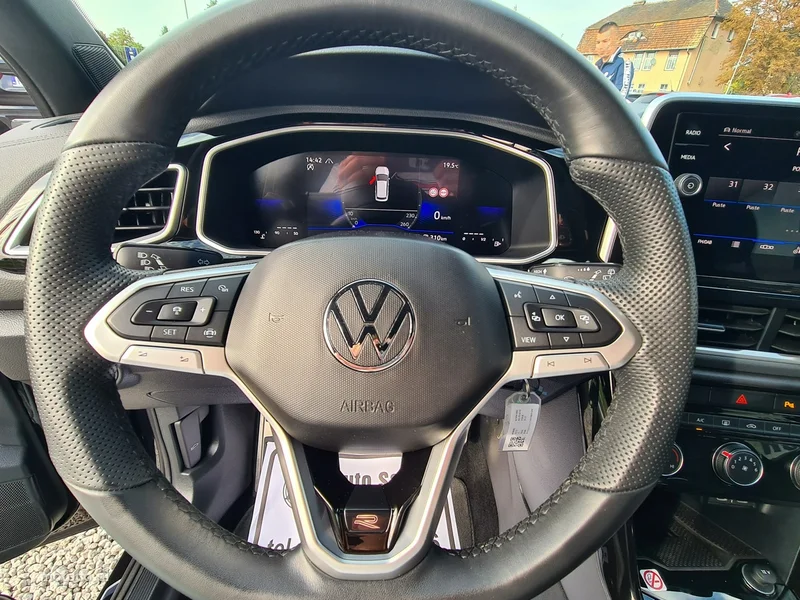Volkswagen T-Roc A1 26