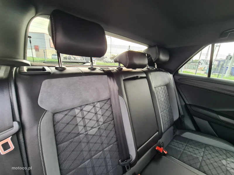 Volkswagen T-Roc A1 35