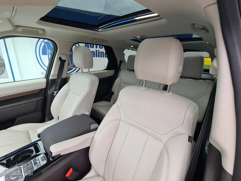 Land Rover Discovery 23