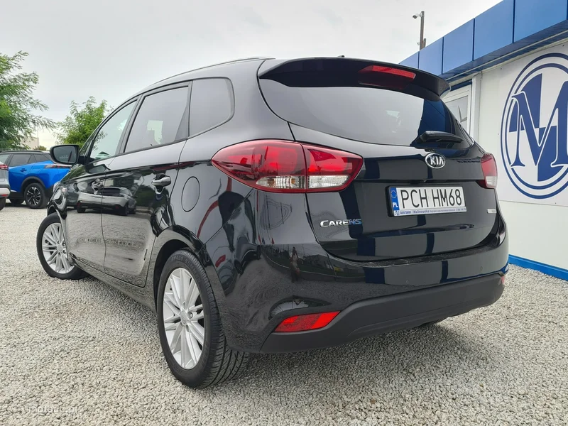 Kia Carens 4